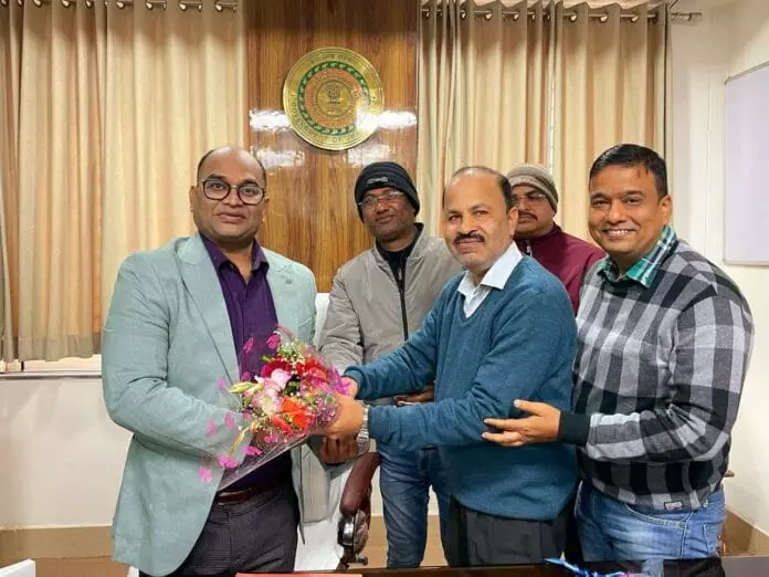 हजारीबाग सदर अनुमंडल पदाधिकारी अशोक कुमार के आवास जांच करने पहुंची एस आई टी