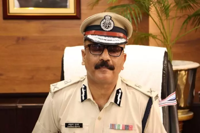 डीजीपी अनुराग गुप्ता ने मंगलवार को नक्सल प्रभावित जिलों में चल रहे नक्सल अभियान की समीक्षा की