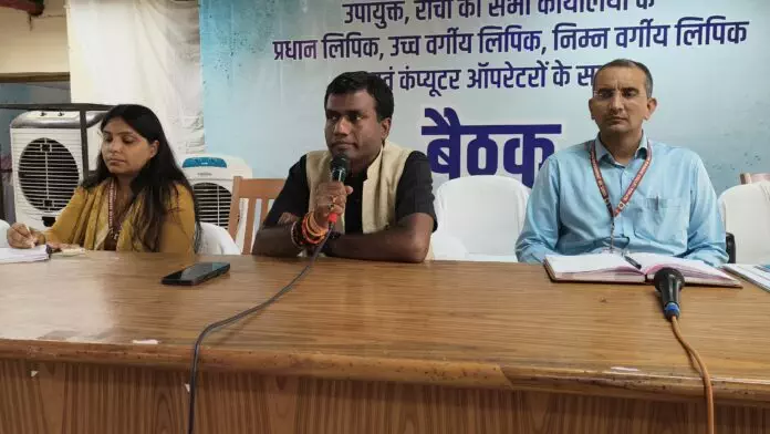 केंद्र सरकार एवं राज्य सरकार की कल्याणकारी योजनाओं को प्राथमिकता के साथ लागू कराने में अपनी भूमिका निभाए
